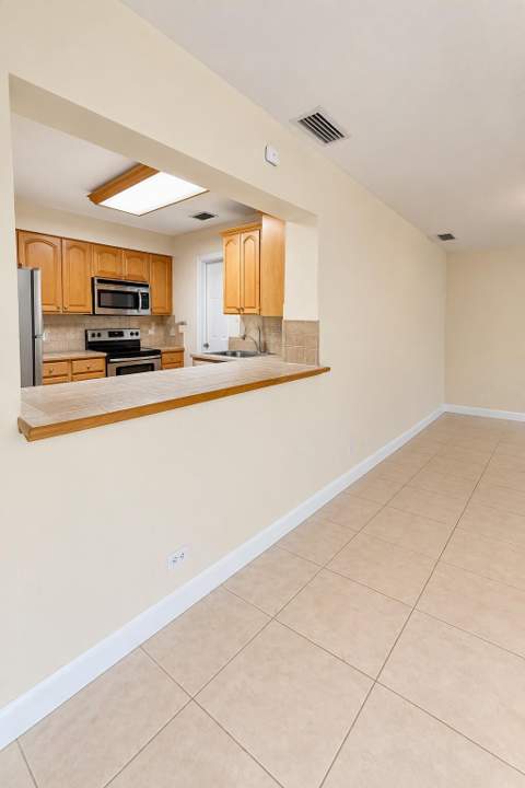 5716 NW 65th Way, Tamarac FL - photo 8 of 18