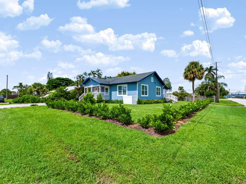 3 bedroom Single Family Residence at 1566 NW 9th Avenue, Palm Lake Park, Stuart — photo 2