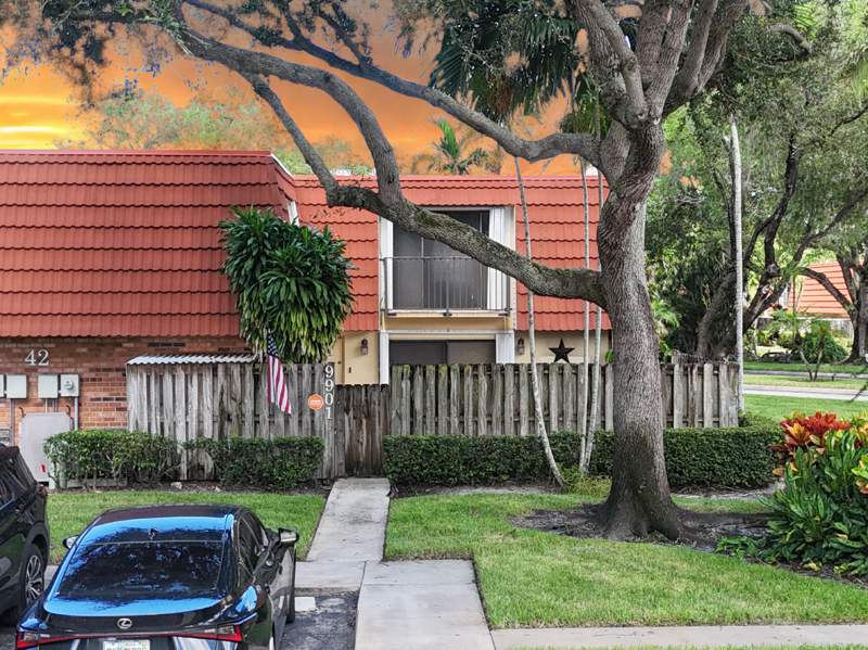 2 bedroom Townhouse at 9901 NW 6th Place #9901, Jacaranda Parcel 610, Plantation — photo 2