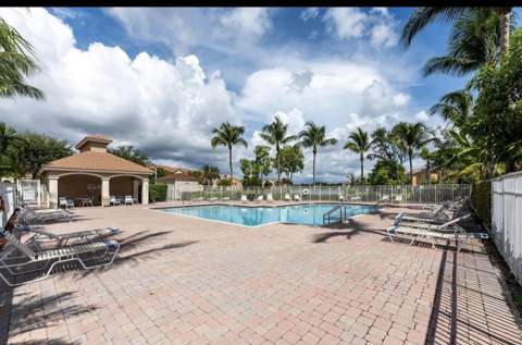 4147 Meade Way, West Palm Beach FL - photo 23 of 28