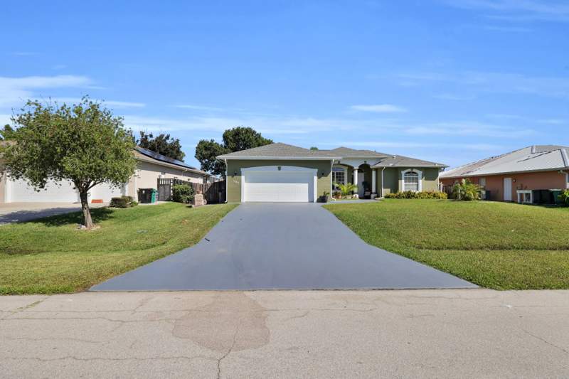 4 bedroom Single Family Residence at 1885 SW Altman Avenue, Port St Lucie Section 20, Port St. Lucie — photo 3