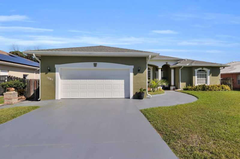 4 bedroom Single Family Residence at 1885 SW Altman Avenue, Port St Lucie Section 20, Port St. Lucie — photo 1