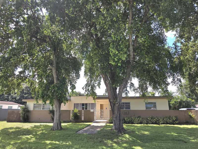 4 bedroom Single Family Residence at 6840 SW 16th Street, Pembroke Pines, Pembroke Pines — photo 1