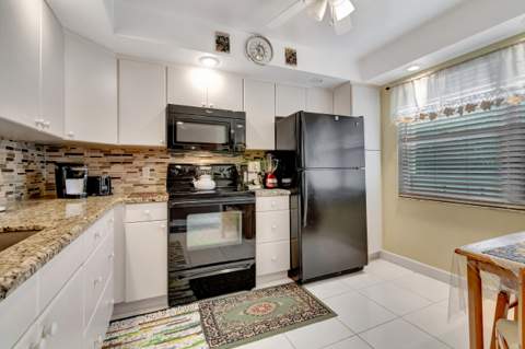 2403 Antigua Circle #D2, Coconut Creek FL - photo 11 of 98