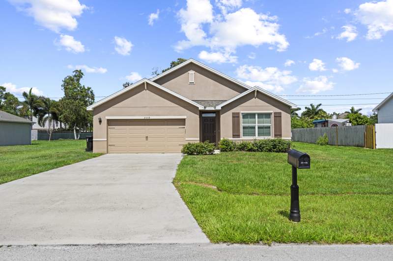 4 bedroom Single Family Residence at 2538 SE Rock Springs Drive, Port St Lucie Section 40, Port St. Lucie — photo 2