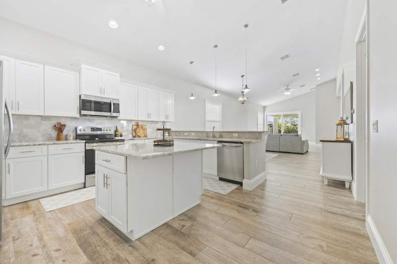 4 bedroom Single Family Residence at 962 SW 27th Street, Cleveland, Palm City — photo 4
