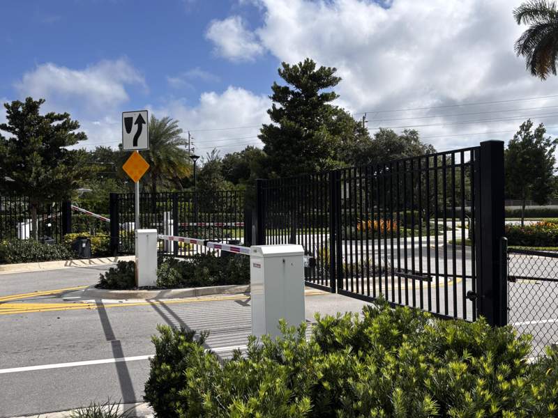 3 bedroom Single Family Residence at 4626 Meyerson Place, Heathwood Reserve Pud, Lake Worth — photo 4