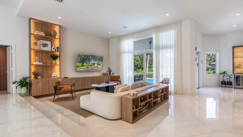 6 bedroom Single Family Residence at 2678 Meadowood Drive, Sector 7 South, Weston — photo 4