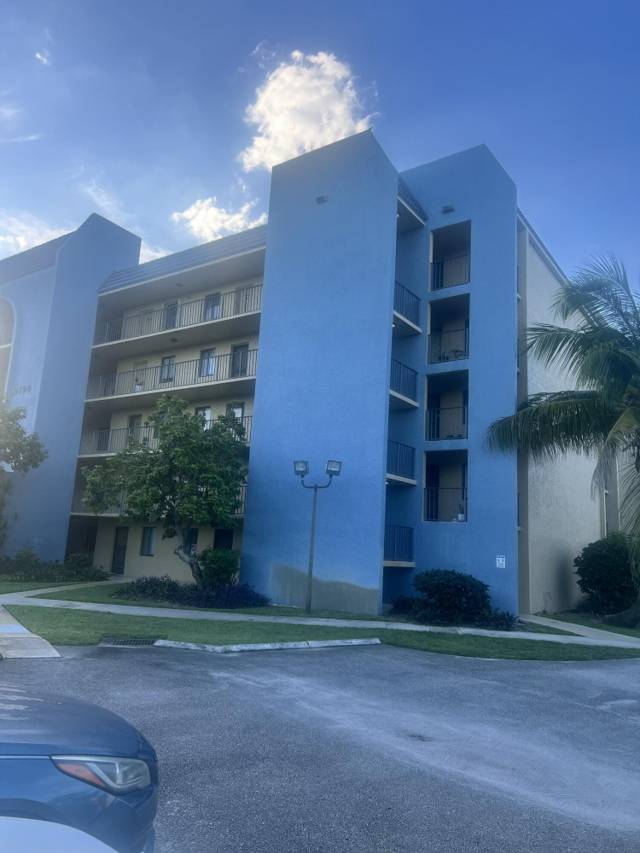 2794 TENNIS CLUB Drive #205, home for sale in West Palm Beach