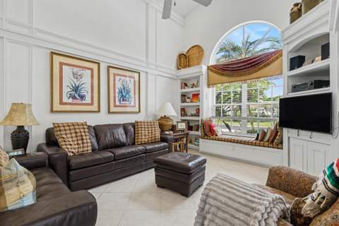 7021 Falls Road, Boynton Beach FL - photo 6 of 36