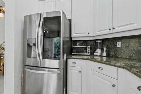 7021 Falls Road, Boynton Beach FL - photo 11 of 36