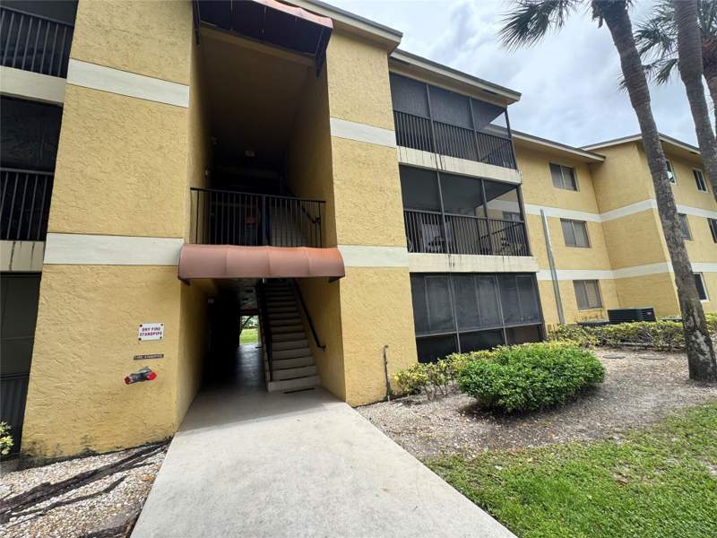 2 bedroom Condominium at 3013 N Oakland Forest Drive #106, Oakland Forest Club Condo, Oakland Park — photo 2