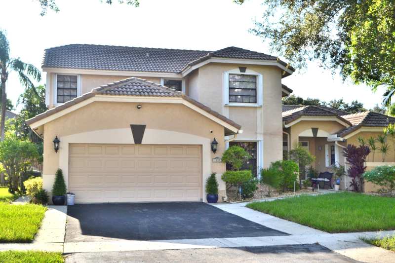 4 bedroom Single Family Residence at 1855 NW 106th Terrace, Jacaranda Parcel 101, Plantation — photo 1