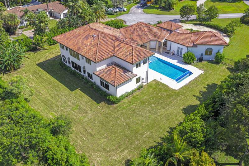 5 bedroom Single Family Residence at 2691 SW 139th Terrace, Sequoia Estates, Davie — photo 3
