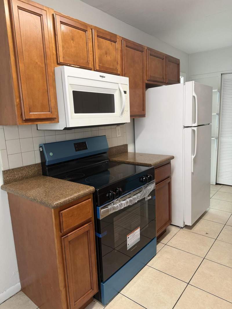 3 bedroom Single Family Residence at 1501 N 70th Way, Boulevard Heights Sec 4, Hollywood — photo 2