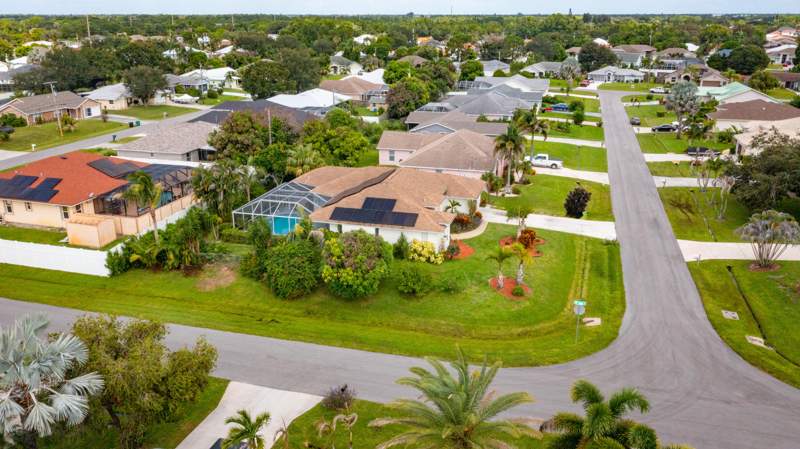 4 bedroom Single Family Residence at 3210 SE Otis Lane, Port St Lucie Section 39, Port St. Lucie — photo 4