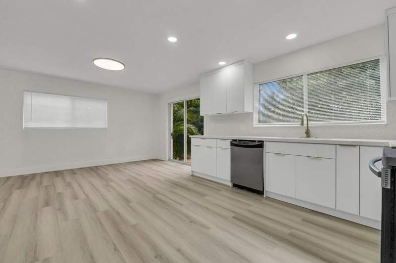 3 bedroom Single Family Residence at 2121 SW 46th Avenue, Broadview Park Sec 2 Amen, Fort Lauderdale — photo 3