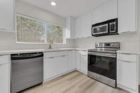 2121 SW 46th Avenue, Fort Lauderdale FL - photo 6 of 23