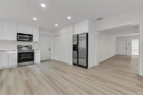 2121 SW 46th Avenue, Fort Lauderdale FL - photo 7 of 23