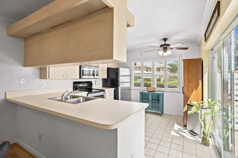 1918 Stratford Way #32B, West Palm Beach FL - photo 16 of 37