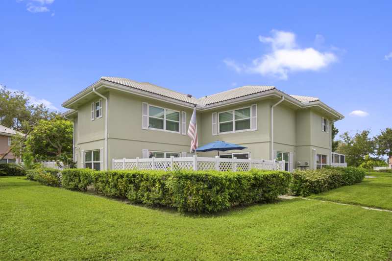 2 bedroom Townhouse at 1918 Stratford Way #32B, Stamford At The Villages Of Palm Beach L, West Palm Beach — photo 1
