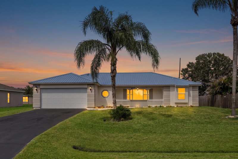 3 bedroom Single Family Residence at 1051 SW Dubois, Port St Lucie Section 16, Port St. Lucie — photo 1