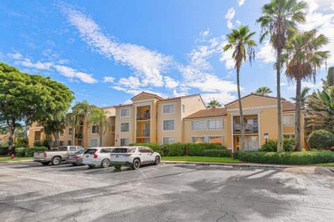 167 Yacht Club Way #107, Hypoluxo FL - photo 7 of 37