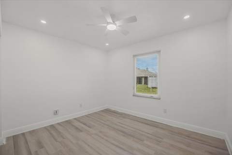 1051 SW Dubois, Port St. Lucie FL - photo 18 of 29