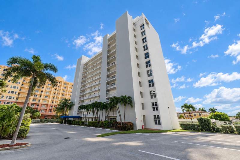 1 bedroom Condominium at 1391 S Ocean Boulevard #805, Delphi Towers Condo, Pompano Beach — photo 2