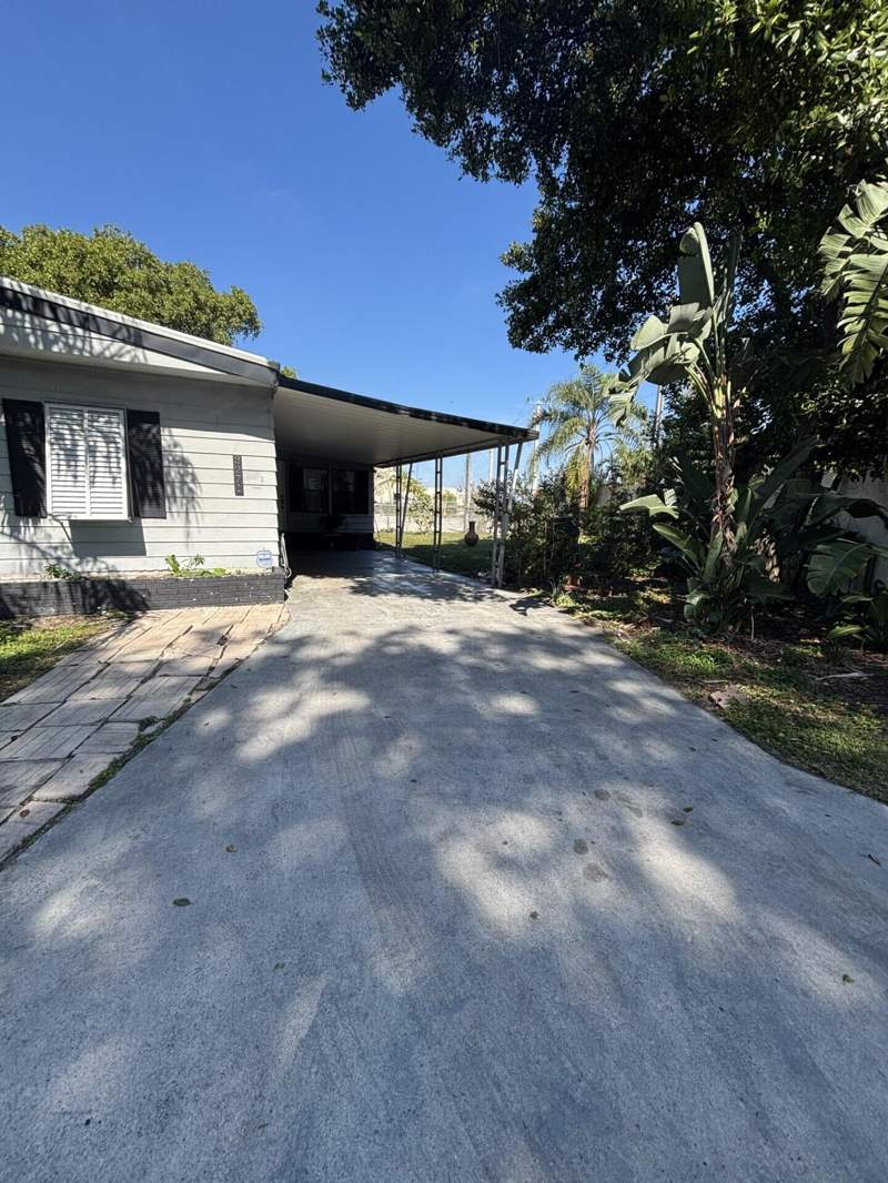 3 bedroom Manufactured Home at 3271 Fairway Drive, Golf View Estates, Pompano Beach — photo 3