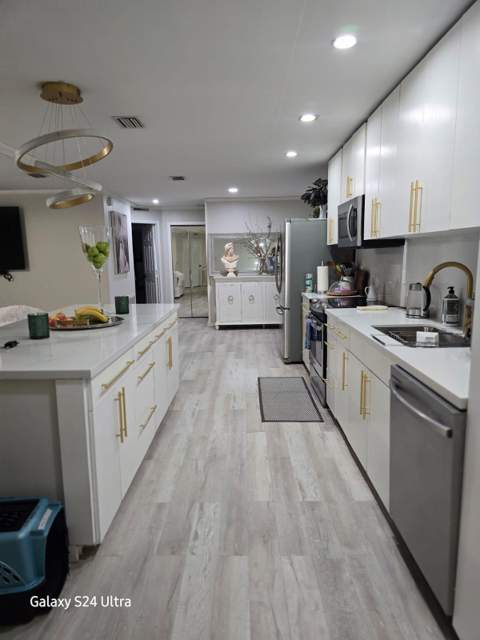 3271 Fairway Drive, Pompano Beach FL - photo 24 of 65