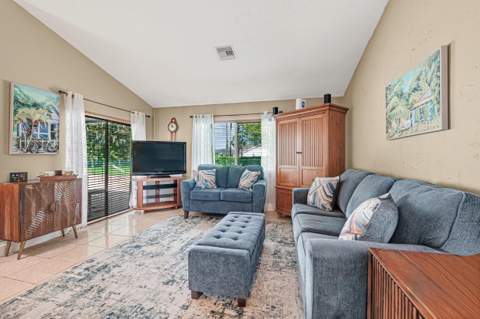 102 Sevilla Avenue, Royal Palm Beach FL - photo 17 of 61