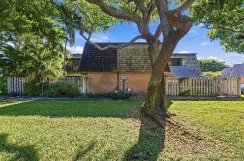 159 Lake Arbor Drive, Palm Springs FL - photo 9 of 34