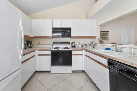 12 Elgin Lane, Palm Beach Gardens FL - photo 10 of 33
