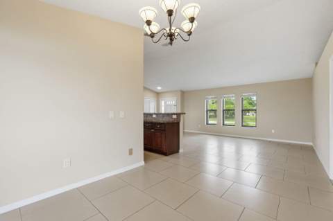 682 SW Jacoby Avenue, Port St. Lucie FL - photo 9 of 44