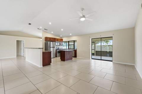 682 SW Jacoby Avenue, Port St. Lucie FL - photo 12 of 44