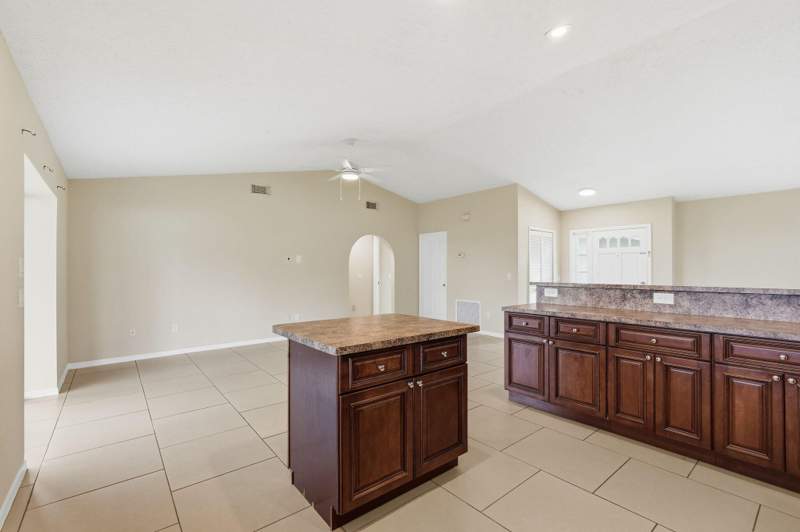 3 bedroom Single Family Residence at 682 SW Jacoby Avenue, Port St Lucie Section 21, Port St. Lucie — photo 5