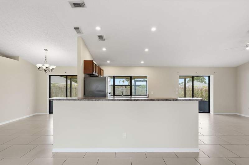 3 bedroom Single Family Residence at 682 SW Jacoby Avenue, Port St Lucie Section 21, Port St. Lucie — photo 3