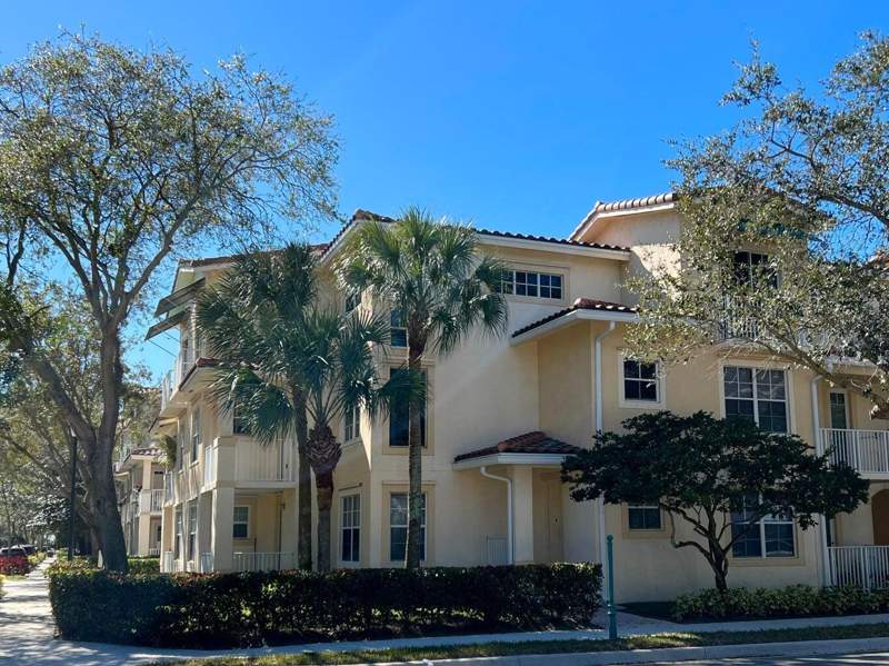 3 bedroom Townhouse at 1116 University Boulevard #21, Village At Abacoa Condo, Jupiter — photo 2