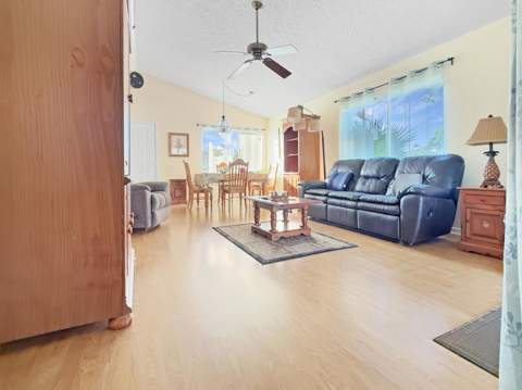 180 Raintree Trail, Jupiter FL - photo 6 of 9