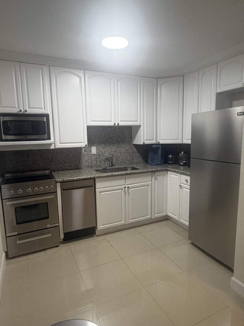 1 bedroom Condominium at 340 NW 19th Street #Unit 209, Boca Hills, Boca Raton — photo 3