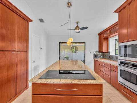 7243 Encina Lane, Boca Raton FL - photo 21 of 75