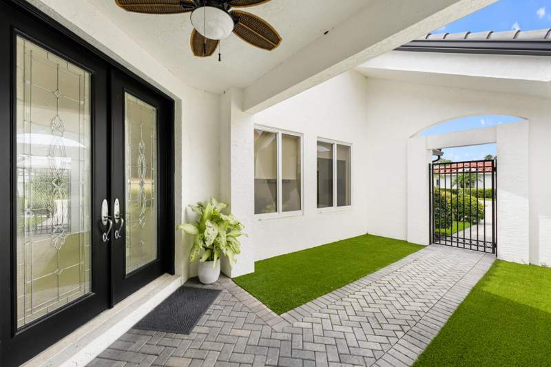 3 bedroom Single Family Residence at 8268 Bob O Link, Villas Of Ironhorse, West Palm Beach — photo 4
