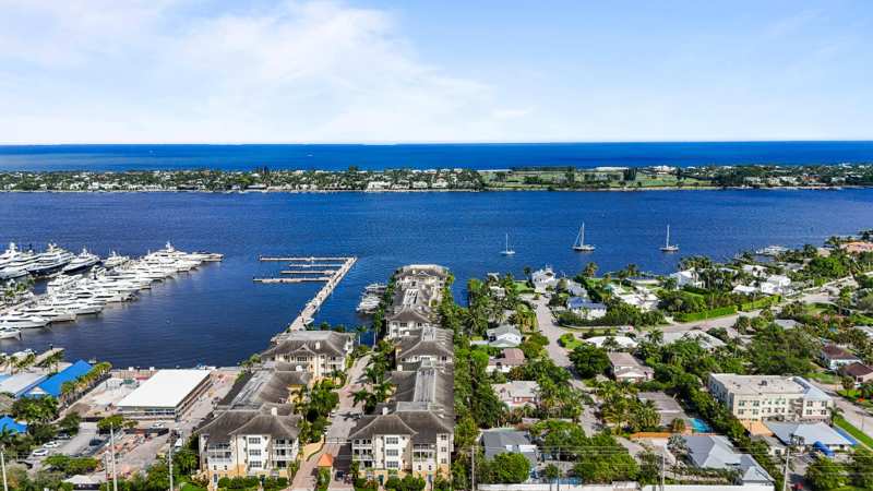 2 bedroom Condominium at 3940 N Flagler Drive #203, Flagler Landing Condo, West Palm Beach — photo 1