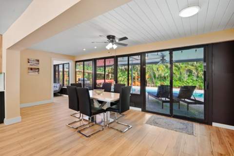 6880 Kingston Drive, Lake Worth FL - photo 11 of 41