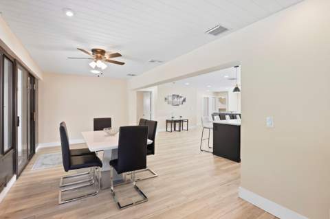 6880 Kingston Drive, Lake Worth FL - photo 12 of 41