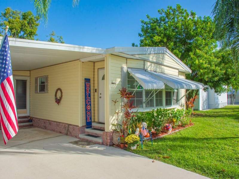 2 bedroom Manufactured Home at 12 Toreador, Spanish Lakes Golf Village, Port St. Lucie — photo 5