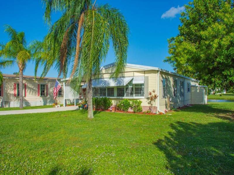 2 bedroom Manufactured Home at 12 Toreador, Spanish Lakes Golf Village, Port St. Lucie — photo 4