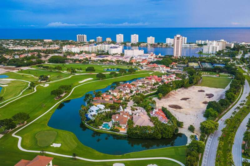 4 bedroom Single Family Residence at 379 Mizner Lake Estates Drive, Mizner Lake Estates, Boca Raton — photo 5