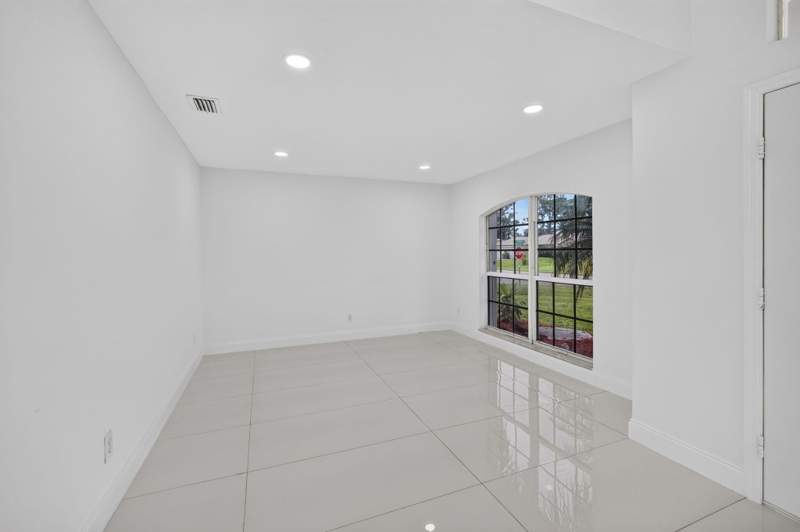 4 bedroom Single Family Residence at 3721 SW Masilunas Street, Port St Lucie Section 19, Port St. Lucie — photo 5